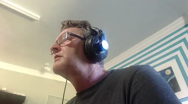 itsmeyes69 online show from 01/20/25, 06:53