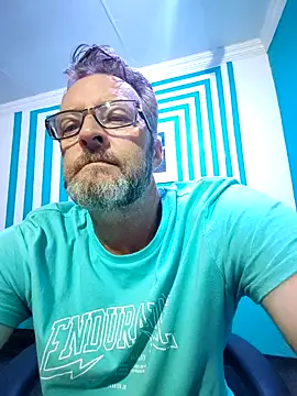 itsmeyes69 online show from 02/24/25, 09:20