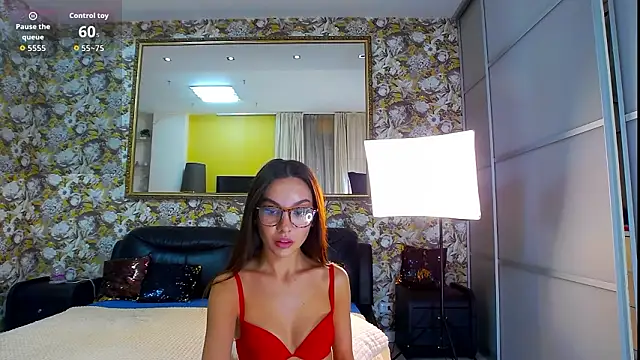 LiaStef online show from 02/10/26, 09:35