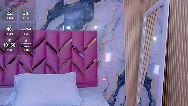 Snapshot of hotiergirl chatting on 02/07/26, 12:09 hotiergirl online show from 02/07/26, 12:09