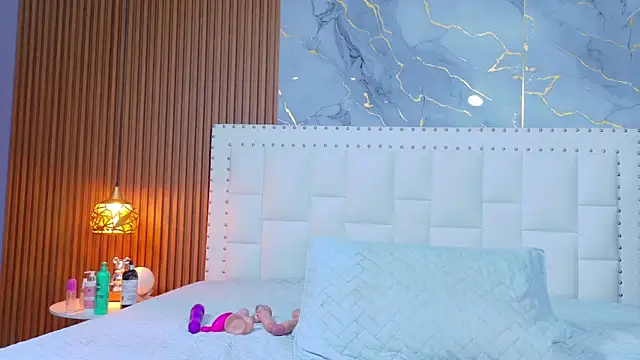 Snapshot of hotiergirl chatting on 02/21/26, 11:55 hotiergirl online show from 02/21/26, 11:55