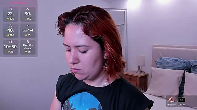 Snapshot of zoes_milee chatting on 02/05/25, 11:23 zoes milee online show from 02/05/25, 11:23