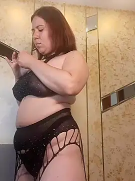 Snapshot of zoes_milee chatting on 03/21/25, 02:40 zoes milee online show from 03/21/25, 02:40