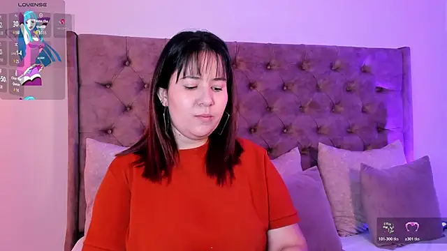 Snapshot of zoes_milee chatting on 10/28/25, 11:25 zoes milee online show from 10/28/25, 11:25