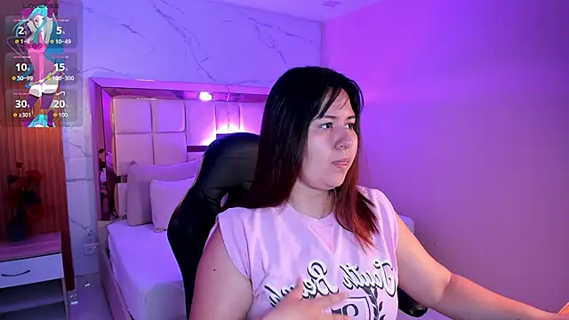 Snapshot of zoes_milee chatting on 11/24/25, 11:10 zoes milee online show from 11/24/25, 11:10