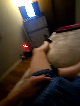 Snapshot of Rzemtsefg chatting on 11/06/25, 07:59 Rzemtsefg online show from 11/06/25, 07:59