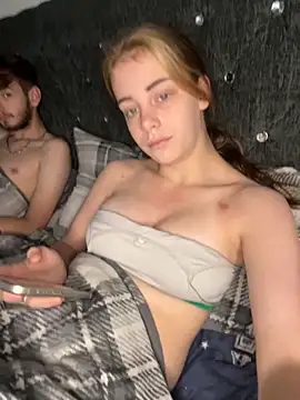 Snapshot of VioletxBlue chatting on 10/23/25, 11:53 VioletxBlue online show from 10/23/25, 11:53