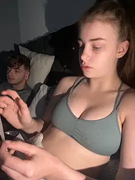 Snapshot of VioletxBlue chatting on 11/14/25, 01:21 VioletxBlue online show from 11/14/25, 01:21