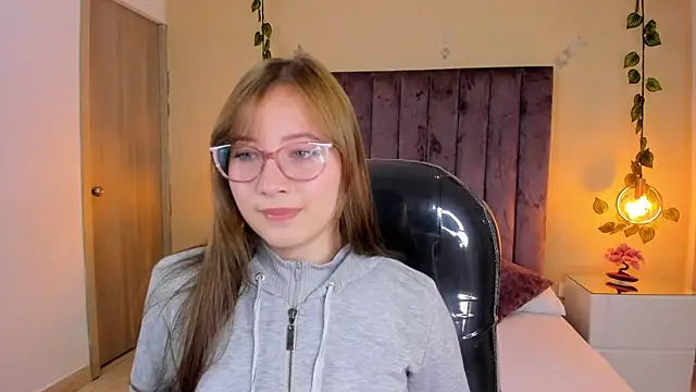 Snapshot of Dahlia_Rousse chatting on 10/27/25, 09:19 Dahlia Rousse online show from 10/27/25, 09:19