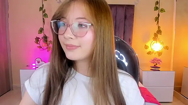 Snapshot of Dahlia_Rousse chatting on 11/04/25, 10:53 Dahlia Rousse online show from 11/04/25, 10:53