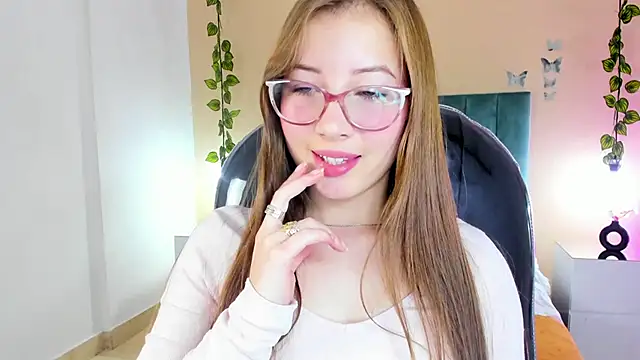 Snapshot of Dahlia_Rousse chatting on 11/30/25, 08:51 Dahlia Rousse online show from 11/30/25, 08:51