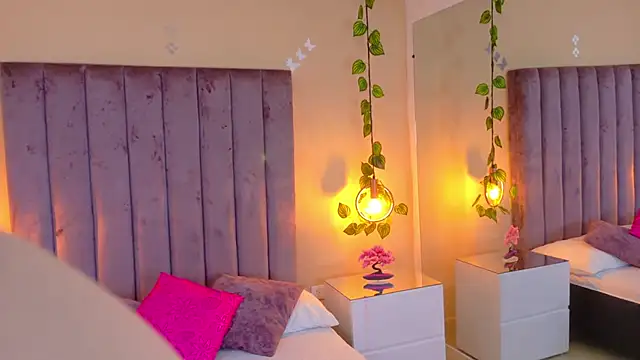 Snapshot of Dahlia_Rousse chatting on 01/09/26, 07:00 Dahlia Rousse online show from 01/09/26, 07:00