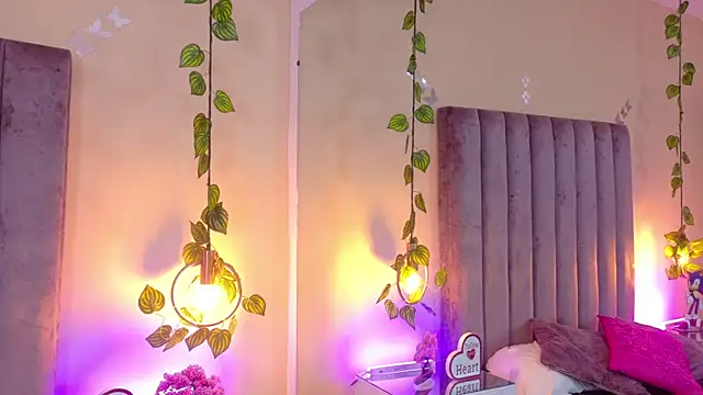 Snapshot of Dahlia_Rousse chatting on 01/13/26, 06:29 Dahlia Rousse online show from 01/13/26, 06:29