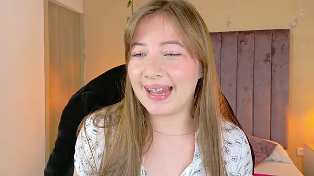 Snapshot of Dahlia_Rousse chatting on 03/01/26, 02:46 Dahlia Rousse online show from 03/01/26, 02:46