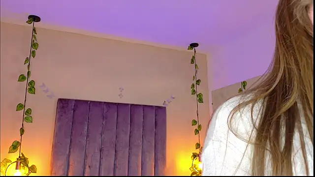 Dahlia Rousse online show from 03/31/26, 06:14