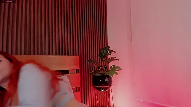 alliss ginger  online show from 04/04/26, 07:44