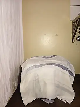 Snapshot of Dube501 chatting on 12/14/25, 07:14 Dube501 online show from 12/14/25, 07:14