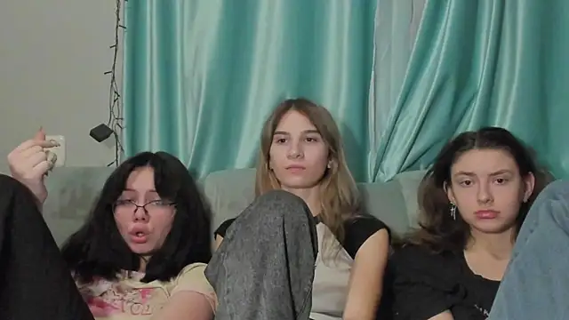 Snapshot of honey_love_honeyy chatting on 01/11/25, 09:25 honey love honeyy online show from 01/11/25, 09:25