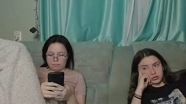 Snapshot of honey_love_honeyy chatting on 01/13/25, 11:06 honey love honeyy online show from 01/13/25, 11:06