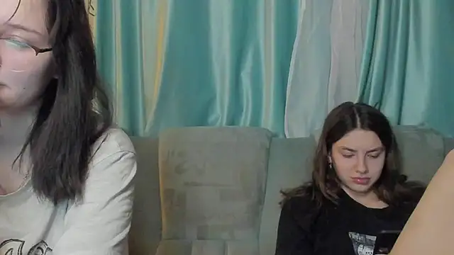 Snapshot of honey_love_honeyy chatting on 01/15/25, 08:58 honey love honeyy online show from 01/15/25, 08:58