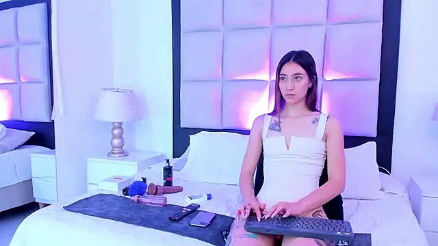 Snapshot of MeganPresleyy chatting on 03/06/25, 12:19 MeganPresleyy online show from 03/06/25, 12:19