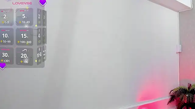 Snapshot of Luxury_Woman chatting on 11/27/25, 03:52 Luxury Woman online show from 11/27/25, 03:52