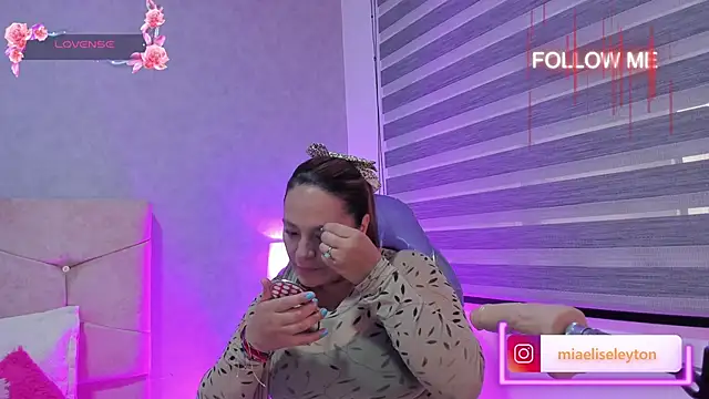 Elise-Leyton online show from 10/01/25, 03:07