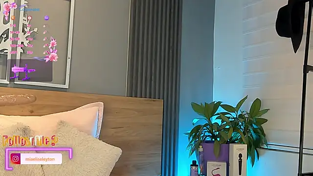 Elise-Leyton online show from 06/04/26, 06:14