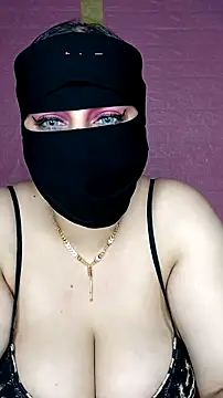 Snapshot of shosho500500 chatting on 10/10/25, 04:00 shosho500500 online show from 10/10/25, 04:00