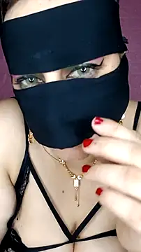 Snapshot of shosho500500 chatting on 10/11/25, 01:05 shosho500500 online show from 10/11/25, 01:05