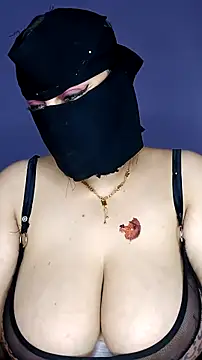 Snapshot of shosho500500 chatting on 11/09/25, 10:52 shosho500500 online show from 11/09/25, 10:52