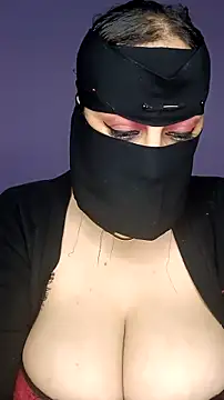 Snapshot of shosho500500 chatting on 12/22/25, 11:24 shosho500500 online show from 12/22/25, 11:24