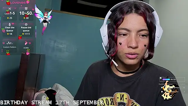 Snapshot of Lovelyamyy chatting on 09/16/25, 05:19 Lovelyamyy online show from 09/16/25, 05:19