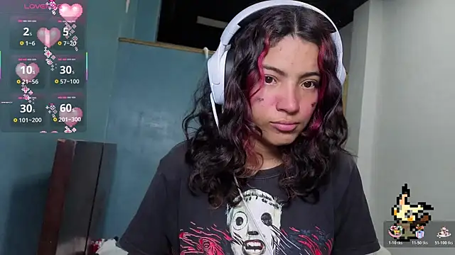 Snapshot of Lovelyamyy chatting on 10/17/25, 08:44 Lovelyamyy online show from 10/17/25, 08:44