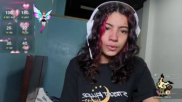 Snapshot of Lovelyamyy chatting on 10/18/25, 02:40 Lovelyamyy online show from 10/18/25, 02:40