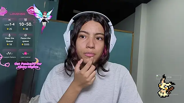 Snapshot of Lovelyamyy chatting on 10/26/25, 11:09 Lovelyamyy online show from 10/26/25, 11:09