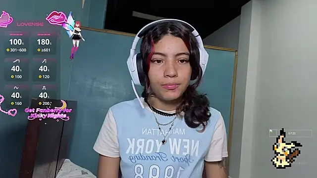 Snapshot of Lovelyamyy chatting on 10/28/25, 02:04 Lovelyamyy online show from 10/28/25, 02:04