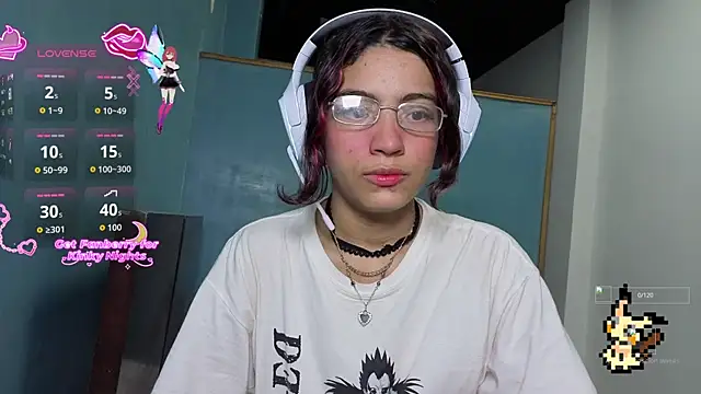 Snapshot of Lovelyamyy chatting on 10/29/25, 10:44 Lovelyamyy online show from 10/29/25, 10:44