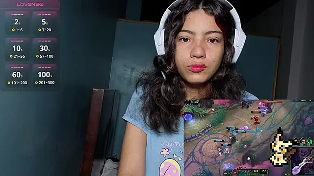 Snapshot of Lovelyamyy chatting on 11/17/25, 11:49 Lovelyamyy online show from 11/17/25, 11:49