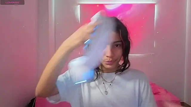 Snapshot of Lovelyamyy chatting on 11/27/25, 05:26 Lovelyamyy online show from 11/27/25, 05:26