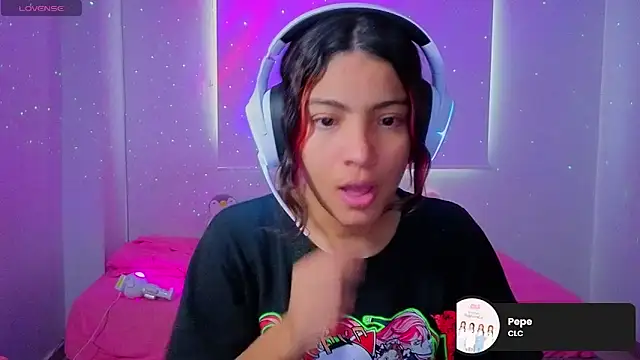 Snapshot of Lovelyamyy chatting on 12/13/25, 10:15 Lovelyamyy online show from 12/13/25, 10:15