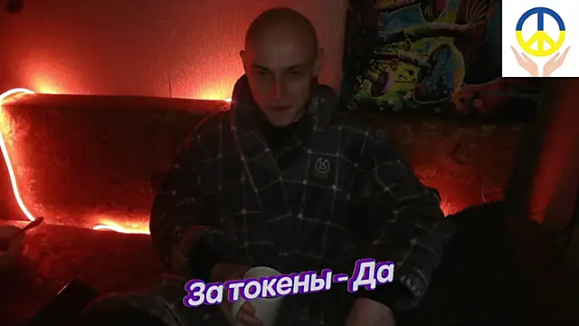 Snapshot of johnny_positive chatting on 02/17/25, 12:32 johnny positive online show from 02/17/25, 12:32