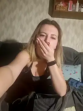 Melenka online show from 02/11/25, 02:57