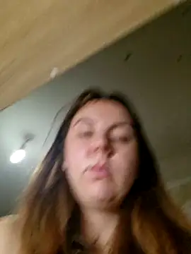 Melenka online show from 11/18/25, 02:50