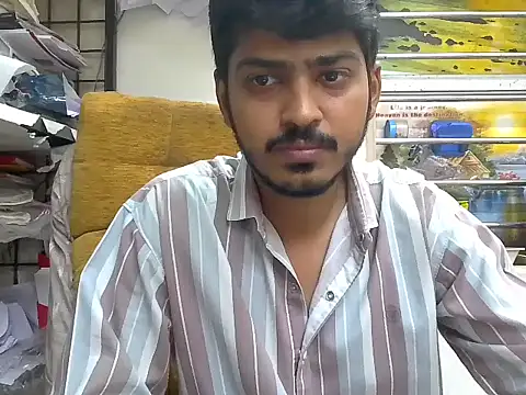 cute modell online show from 11/07/25, 12:05