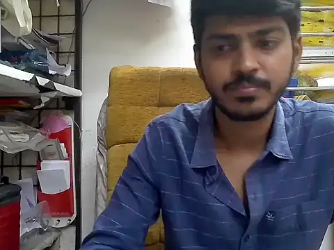 cute modell online show from 11/10/25, 12:04