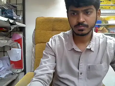 cute modell online show from 11/11/25, 06:57