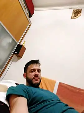 Snapshot of Razzfabz chatting on 09/28/25, 01:22 Razzfabz online show from 09/28/25, 01:22