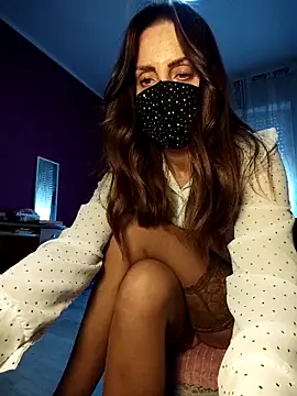 Akemi rossi online show from 04/08/26, 11:43