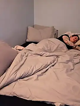 Snapshot of vanillachocduo chatting on 02/21/25, 10:26 vanillachocduo online show from 02/21/25, 10:26